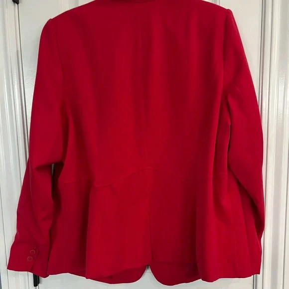 Women’s Blazer Size 20. - Picture 2 of 3